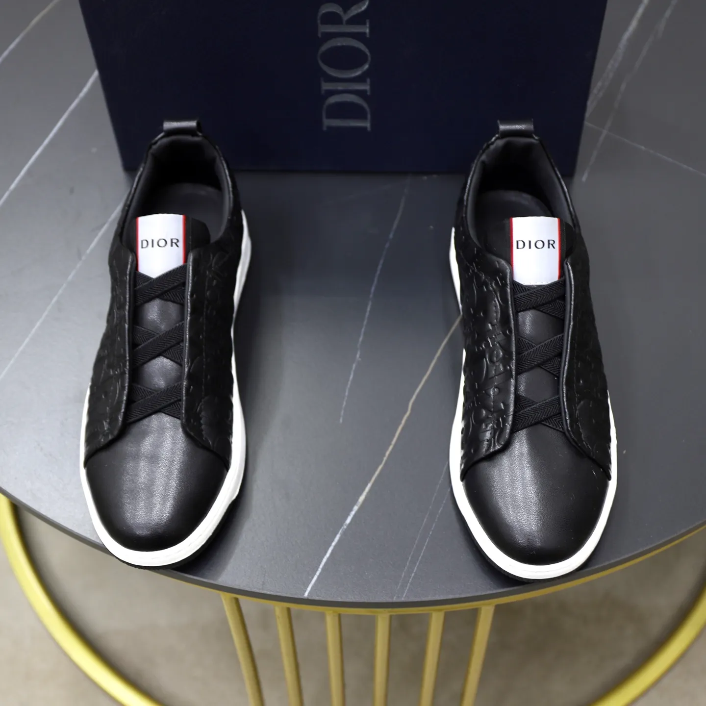 Ex-factory price: 442💰🙅‍♂️🙅‍♂️🙅‍♂️ Brand: Dior DIOR Standard code: 38-44 (45 customized) Grade: Same as the official website Material: Original leather splicing, comfortable and breathable lining, original wear-resistant outsole Style category: Men's fashionable casual shoes, running shoes, noble luxury brand elements, top luxury Color: actual picture color